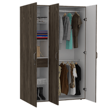 Closet Roko, Chocolate y Blanco, con Tres Puertas Abatibles con Cerradura y Variedad de Entrepaños