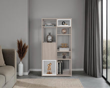 Biblioteca Escalera Momi, Bardolino y Blanco, con espacio para ubicar objetos decorativos