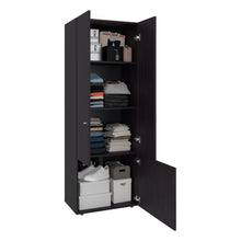 Closet Beico II, Fresno Europeo y Blanco Duqueza, con tres Puertas Abatibles y cuatro entrepaños ZF