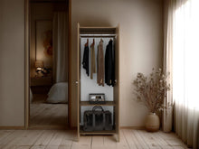 Closet Beico, Fresno Europeo y Blanco Duqueza, con dos Puertas Abatibles y un Tubo cromado ZF