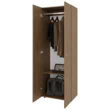 Closet Beico, Fresno Europeo y Blanco Duqueza, con dos Puertas Abatibles y un Tubo cromado ZF