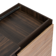 Escritorio Taira, Nogal y Miel, con Tres Cajones Extensibles