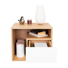 Mesa de Noche Budi, Fresno Europeo y Blancco Duqueza