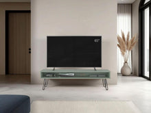 Mesa Para Tv Ralf, Agave, con patas metálicas y espacio de tv hasta 70 pulgadas