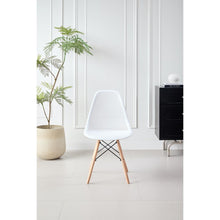 Set de 4 Sillas Aira, Color Blanco, con Espaldar y Patas en Madera