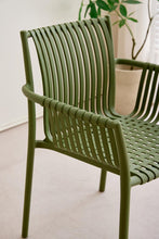 Silla Madrid con Brazos, Color Verde Olivo, Con espaldar y diseño Moderno X2