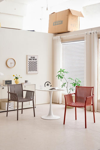 Silla Madrid con Brazos, Color Rojo, Con espaldar y diseño Moderno