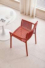 Silla Madrid con Brazos, Color Rojo, Con espaldar y diseño Moderno X2