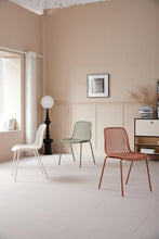 Set de 4 Sillas Barcelona, Color Taupe, con Espaldar en Líneas Diseño Moderno