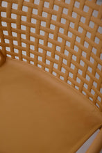 Silla Senit con Brazos, Color Naranja, Con espaldar y diseño Moderno