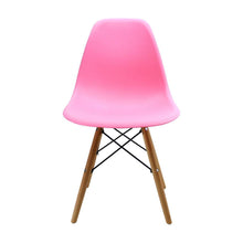 Kit por 2 sillas Eames Patas En Madera para comedor, sala, restaurante - Rosada
