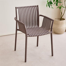 Silla Madrid con Brazos, Color Taupe, Con espaldar y diseño Moderno X4