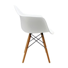 Kit por 4 Silla Eames Con Brazos Patas en Madera - Blanca
