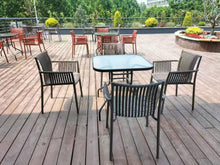 Silla Madrid con Brazos, Color Taupe, Con espaldar y diseño Moderno X4