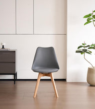 Set de 4 Sillas Fyn, Gris Oscuro, Diseño Minimalista con Espaldar, Cojín y Patas de Madera