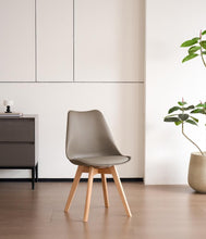 Set de 6 Sillas Fyn, Taupe, Diseño Minimalista con Espaldar, Cojín y Patas de Madera