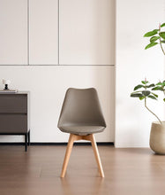 Set de 2 Sillas Fyn, Taupe, Diseño Minimalista con Espaldar, Cojín y Patas de Madera
