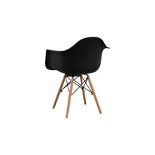 Silla Delia, Color Negro, Con espaldar y patas en Madera X6