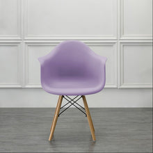 Silla Eymos , Color Lila, con Espaldar y Patas en Madera