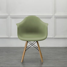 Silla Eymos , Color Verde, con Espaldar y Patas en Madera