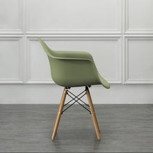Silla Eymos , Color Verde, con Espaldar y Patas en Madera