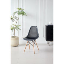 Silla Aira, Color Negro, con Espaldar y Patas en Madera