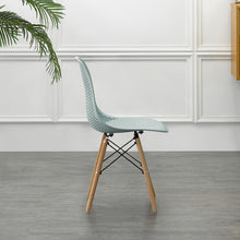 Silla Aira, Color Azul Claro, con Espaldar y Patas en Madera