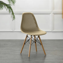Silla Aira, Color Khaki, con Espaldar y Patas en Madera