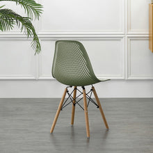 Silla Aira, Color Verde, con Espaldar y Patas en Madera