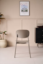 Set de 4 Sillas Milán, Color Taupe, con Espaldar y Diseño Moderno