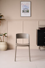 Set de 2 Sillas Mónaco, Color Taupe, con Espaldar y Diseño Moderno