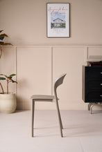 Set de 2 Sillas Patrick, Color Taupe, con Espaldar y Diseño Moderno