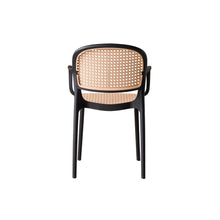 Silla con Brazos Nest, Color Negro y Beige, con Espaldar y Asiento en Rejilla