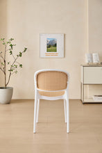 Set de 4 Sillas Nest, Color Blanco y Beige, con Espaldar y Asiento en Rejilla