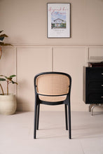Set de 6 Sillas Nest, Color Negro y Beige, con Espaldar y Asiento en Rejilla