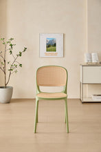 Set de 4 Sillas Nest, Color Verde Olivo y Beige, con Espaldar y Asiento en Rejilla