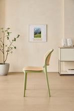 Set de 6 Sillas Nest, Color Verde Olivo y Beige, con Espaldar y Asiento en Rejilla
