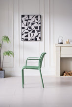 Set de 2 Sillas Terra con Brazos, Color Verde Olivo, con Espaldar