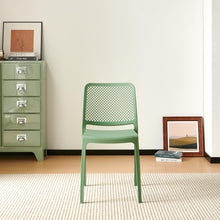 Set de 4 Sillas Manhattan, Verde, con Espaldar en Rejilla y Diseño Minimalista