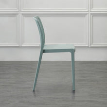 Silla Manhattan, Azul Claro, con Espaldar en Rejilla y Diseño Minimalista
