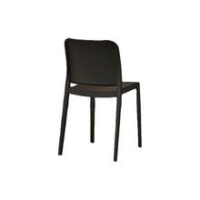 Set de 4 Sillas Triveca, Negro, con Espaldar Cerrado y Diseño Minimalista