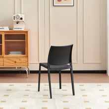 Set de 6 Sillas Soho, Negro, con Espaldar Cerrado y Diseño Minimalista