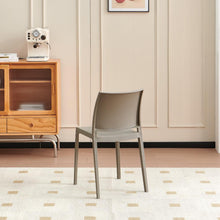 Set de 2 Sillas Soho, Taupe, con Espaldar Cerrado y Diseño Minimalista