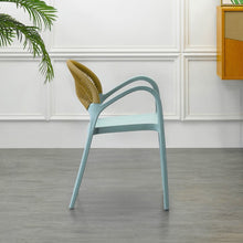 Silla Daytona, Azul Claro, con Espaldar, Reposa Brazos y Diseño Minimalista