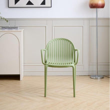 Set de 4 Sillas Marruecos con Brazos, Verde Olivo, con Espaldar en Rayas y Diseño Minimalista