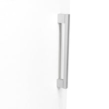 Mueble  Auxiliar para Baño Manchester, Blanco Duqueza, con multiples entrepaños, patas y manijas metalicas