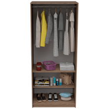 Closet Wesley, Miel y Blanco, con Un Tubo Cromado y Dos Puertas Batientes