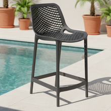 Silla para Bar Miame, Color Negro, con reposa pies en diseño Moderno X4