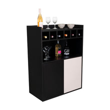 Bar Cuera, Capri y Wengue,  con espacio para almacenar botellas