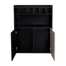 Bar Cuera, Capri y Wengue,  con espacio para almacenar botellas